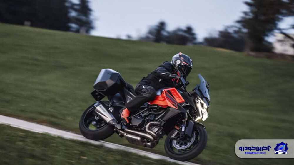 بررسی و معرفی موتورسیکلت کی تی ام1390Super Duke       GT مدل ۲۰۲۵