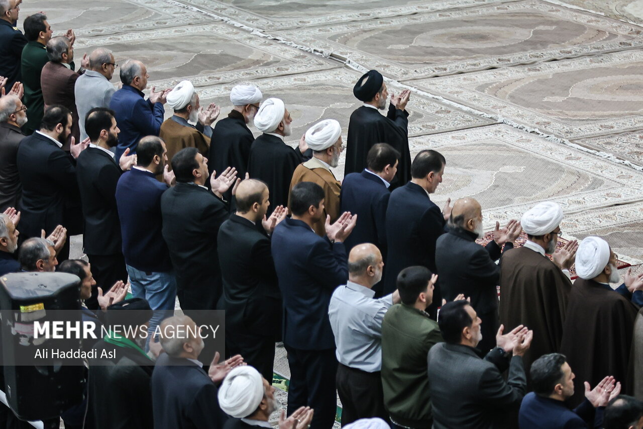 اقامه نماز عبادی سیاسی جمعه در مرقد مطهر امام خمینی (ره)