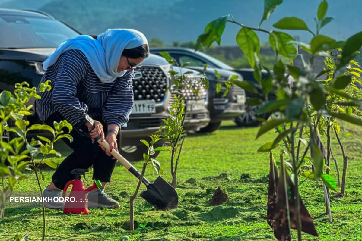 اجرای پویش درختکاری فونیکس و فونیکس NEV (+عکس) اجرای پویش درختکاری فونیکس و فونیکس NEV (+عکس)