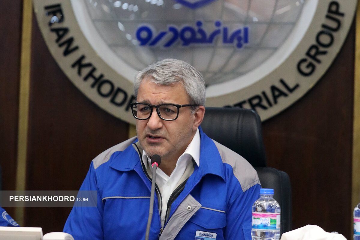 مدیرعامل ایران خودرو: ۱۵ سال عقب افتادگی داریم! مدیرعامل ایران خودرو: ۱۵ سال عقب افتادگی داریم!