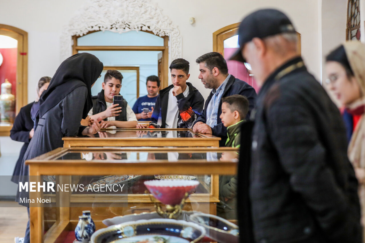 صنعت گردشگری کلید توسعه و دیپلماسی فرهنگی ایران صنعت گردشگری کلید توسعه و دیپلماسی فرهنگی ایران