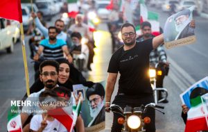 کاروان موتوری «همپای موشکها» در یزد کاروان موتوری «همپای موشکها» در یزد