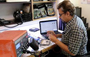 آموزش تعمیر ایسیو ECU خودرو در کامتک؛ تخصصی‌ترین دوره برای ورود به بازار تعمیرات خودرو