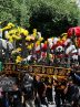 آیین سنتی «علم‌کِشی» در فرخشهر چهارمحال و بختیاری