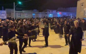 عزاداری مردم روستای آلانق در شب عاشورا عزاداری مردم روستای آلانق در شب عاشورا
