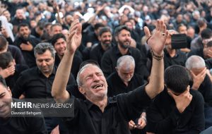 مقتلخوانی روز عاشورا در حرم مطهر امام رضا(ع) مقتلخوانی روز عاشورا در حرم مطهر امام رضا(ع)