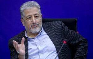 عبور از اقتصاد شهریه‌محور، هدف بودجه ۱۴۰۴ دانشگاه آزاد اسلامی