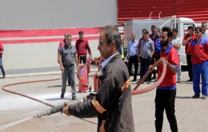 مانور ایمنی و اطفای حریق در کارخانه گروه صنعتی آمیکو برگزار شد