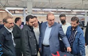 بازدید معاون وزیر صنعت از کارخانه «آرتاویل تایر» بازدید معاون وزیر صنعت از کارخانه «آرتاویل تایر»