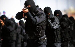 عملیات پلیس و تکاوران زاهدان برای دستگیری قاچاقچی مسلح موادمخدر