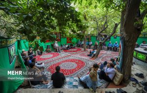 روضهخوانی سنتی با عطر گلاب ناب در یزد روضهخوانی سنتی با عطر گلاب ناب در یزد