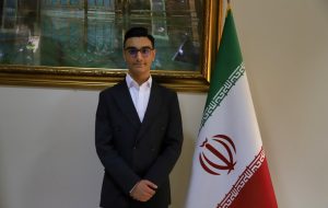 مدال طلای المپیاد جهانی زیستشناسی در دستان یک مشهدی مدال طلای المپیاد جهانی زیستشناسی در دستان یک مشهدی