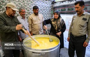 جشن بزرگ امت احمد نمایش مشترکات دینی است جشن بزرگ امت احمد نمایش مشترکات دینی است