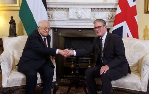 دیدار محمود عباس با نخستوزیر انگلیس در لندن دیدار محمود عباس با نخستوزیر انگلیس در لندن