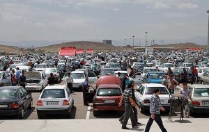 ریزش قیمت خودروهای داخلی و وارداتی در بازار آزاد ادامه‌دار است؟