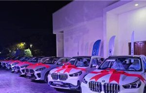 تحویل ۵۰ دستگاه خودرو به جانبازان / دکتر عظیمی: هیچ مبلغی به عنوان مابه‌التفاوت از جانبازان دریافت نمی‌شود