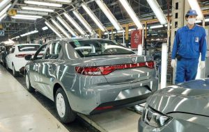 مخالفان خصوصی‌سازی «ایران‌خودرو» بخوانند!