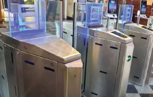 چرا برخی گیت‌های خروجی مترو همچنان نقص دارند؟