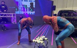 حضور اکودا–لوکانو جهانی در رویداد هفته بازی میلان و کارتون‌میکس