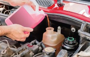 تفاوت‌ میان ضدیخ سبز و قرمز چیست؟